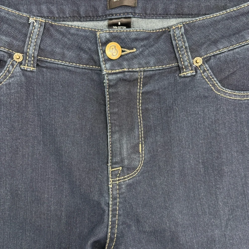 Dress Barn Slim Leg High Rise Dark Wash Denim Classic 5 Pocket Jeans Size 8 NEW - Picture 5 of 8